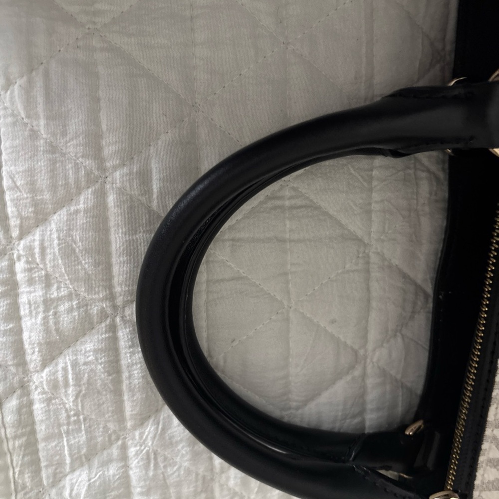 Michael Kors Reed TwoTone Large Bag Purse Black White(Vanilla) Gold Trim RARE - Picture 4 of 16